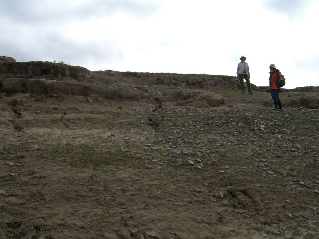  2006:09:05 22:03:53   Modern Alluvial Gravel on Buha Terrace - from NSideTerBuha - photo b.jpg